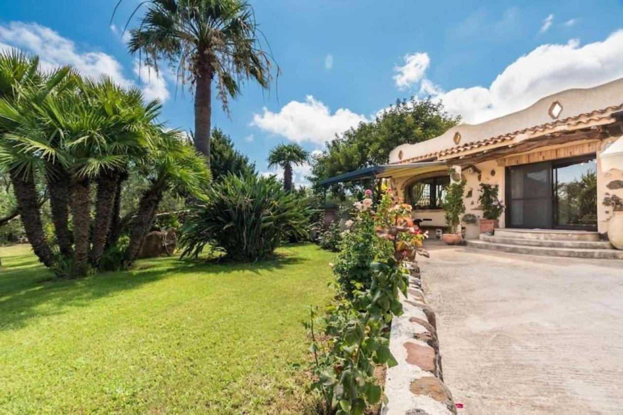 Villa Con Immenso Giardino Orosei Buitenkant foto