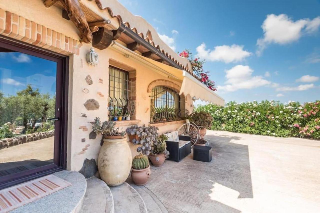 Villa Con Immenso Giardino Orosei Buitenkant foto