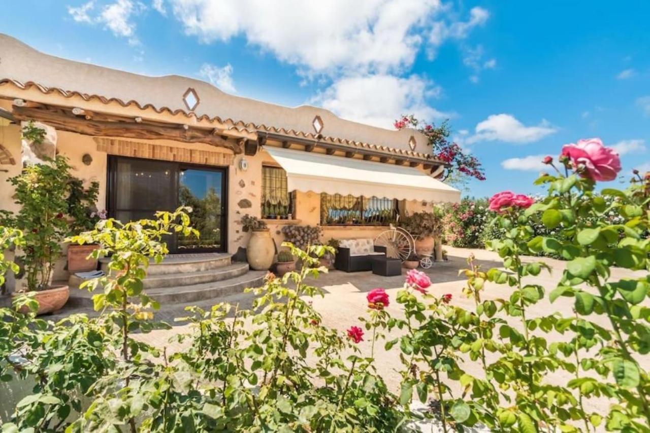 Villa Con Immenso Giardino Orosei Buitenkant foto