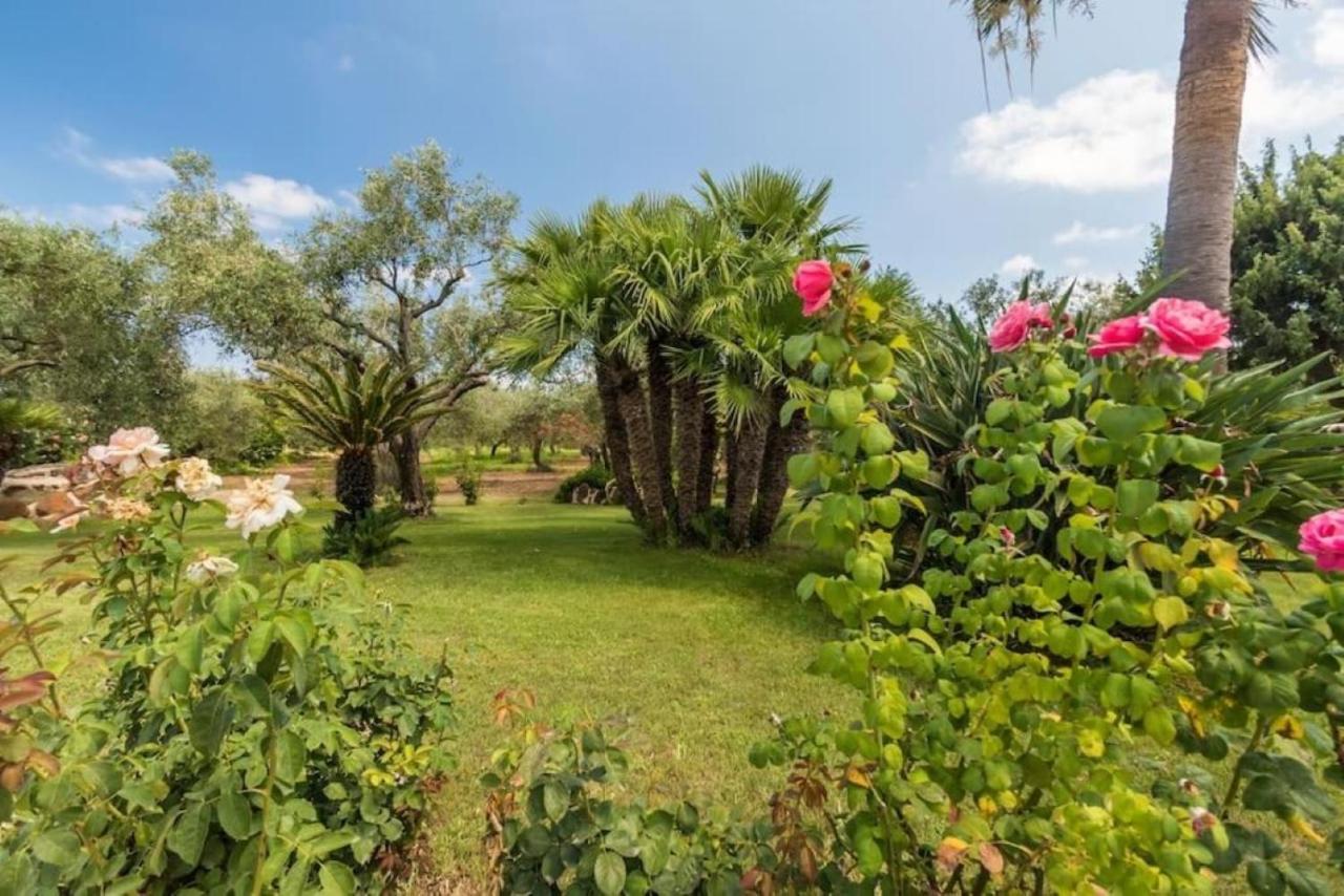 Villa Con Immenso Giardino Orosei Buitenkant foto