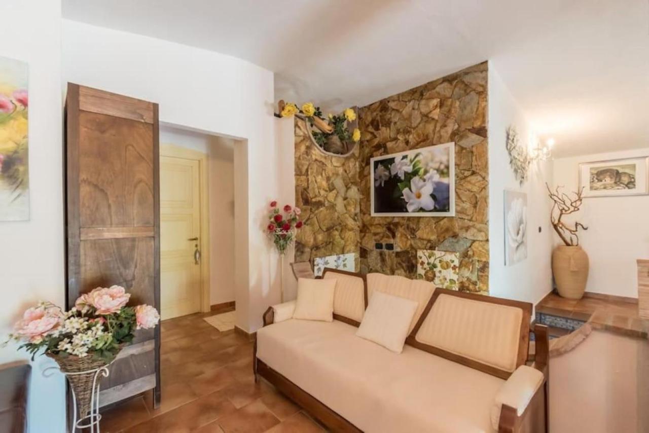 Villa Con Immenso Giardino Orosei Buitenkant foto